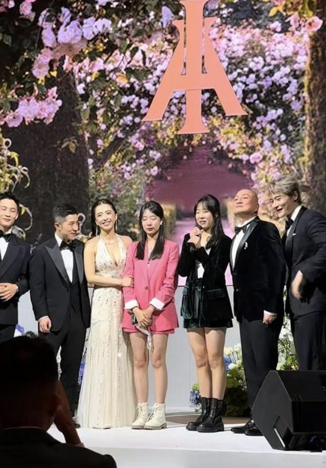 处逛, 欢聚会所, 会所里玩