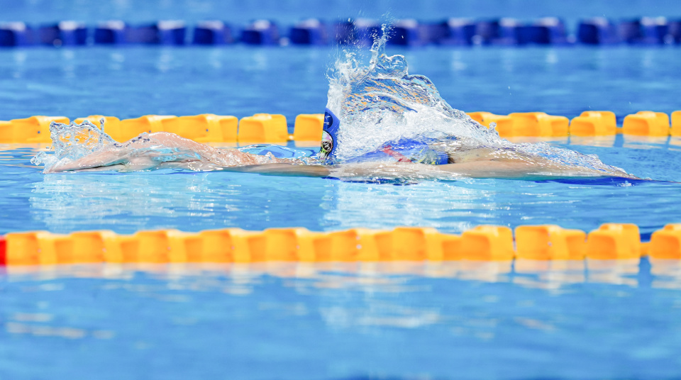 米水面蹼泳, com, com