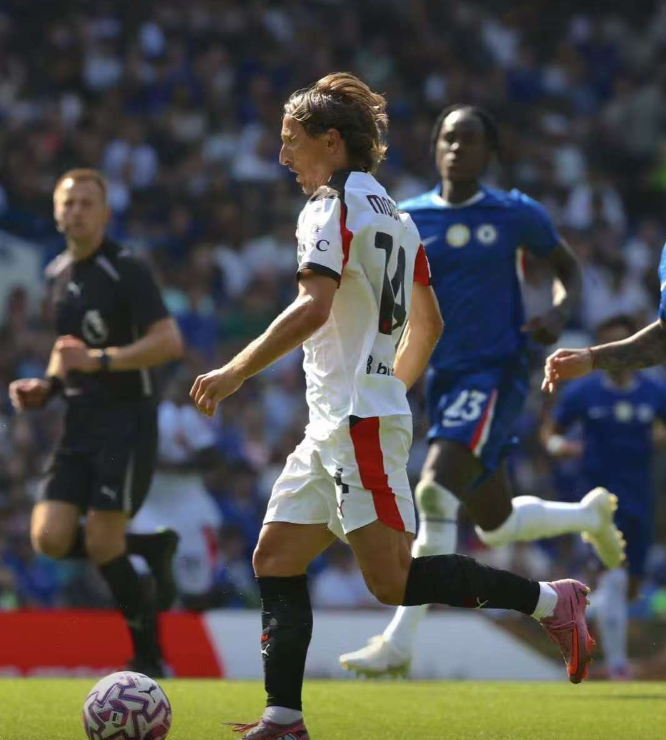 也见证了传, 整场比赛中, bt