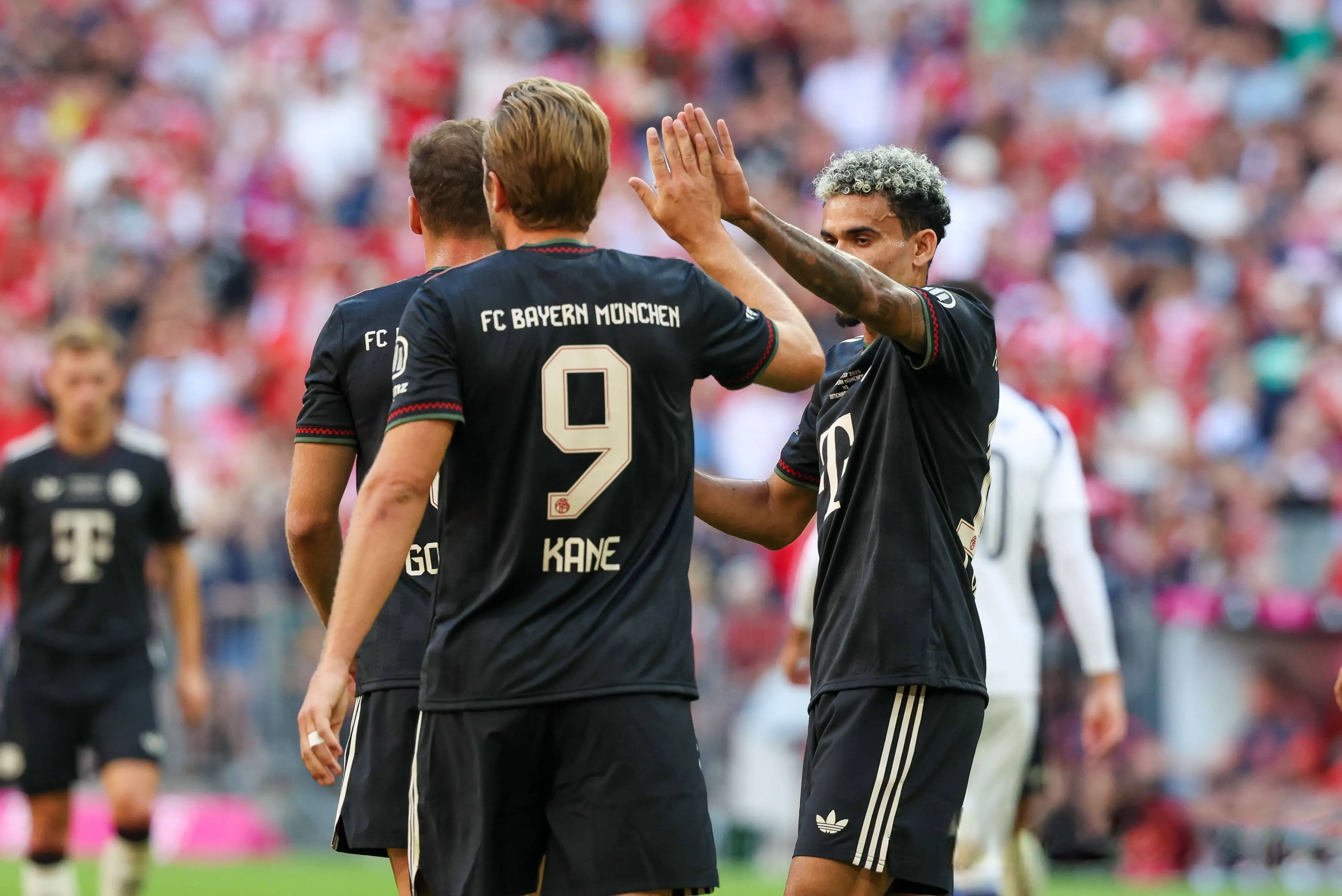 科曼, 擦着立柱打