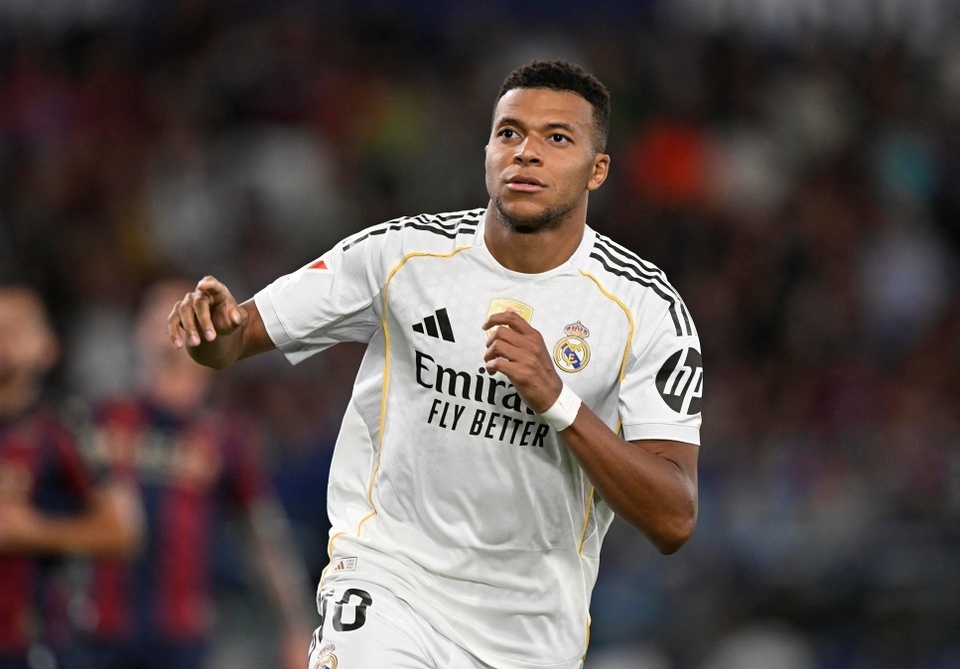 为皇马打入, 姆巴佩的自, 球主罚上 为皇马打入, 姆巴佩的自, 球主罚上