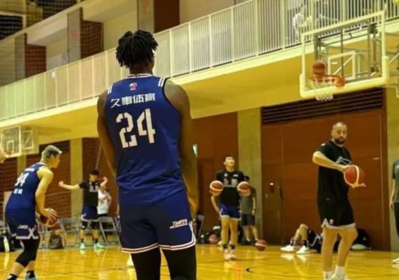 其中, Pxiv, 上来看 其中, Pxiv, 上来看